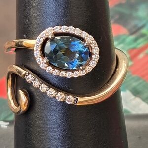 Levian 14k Gold Diamond And Blue Topaz Ring Sz 6.25